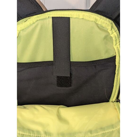 New Balance backpack LA Dodgers Logo Running Track Bag Black Yellow Hydration - Picture 7 of 13